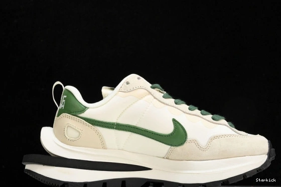 sacai White Vaporwaffle DD1875-102 Nike Green 0708